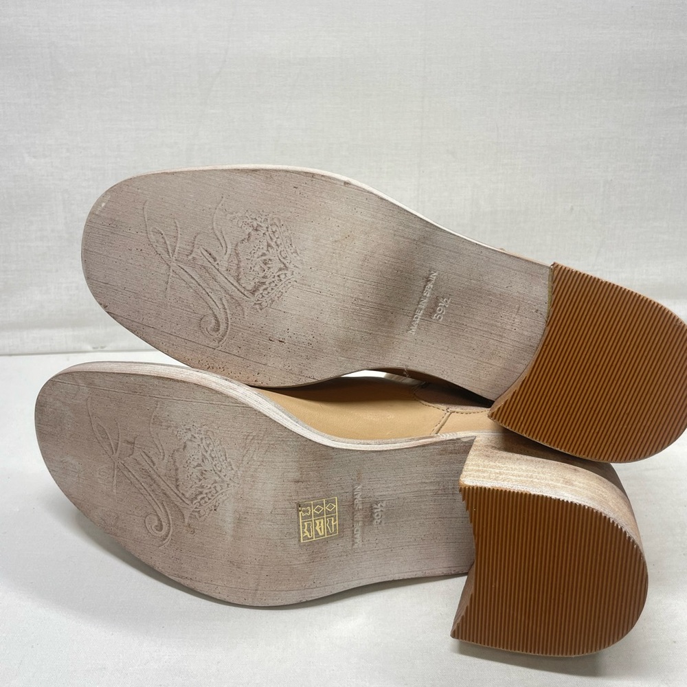 Free People Essential Chelsea Leather Boots Chalk NWOB - Picture 10 of 13